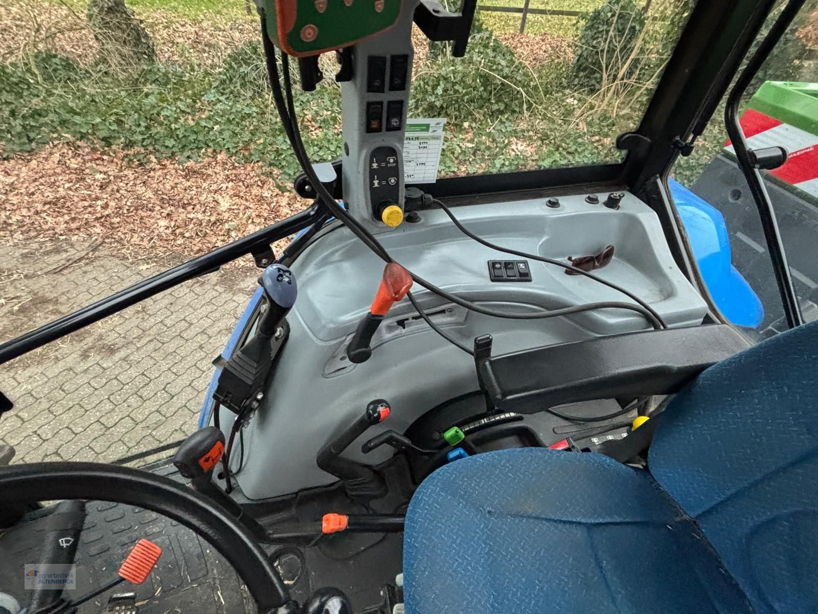 Traktor van het type New Holland T5050, Gebrauchtmaschine in Altenberge (Foto 14)