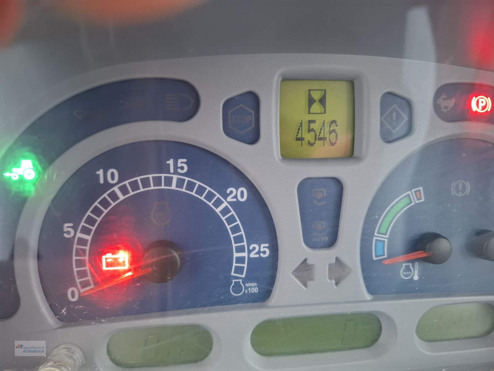 Traktor of the type New Holland T5050, Gebrauchtmaschine in Altenberge (Picture 15)