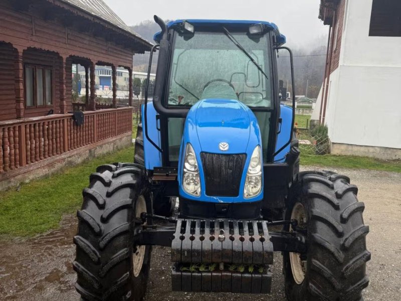 Traktor des Typs New Holland T5060, Gebrauchtmaschine in Hamburg (Bild 1)