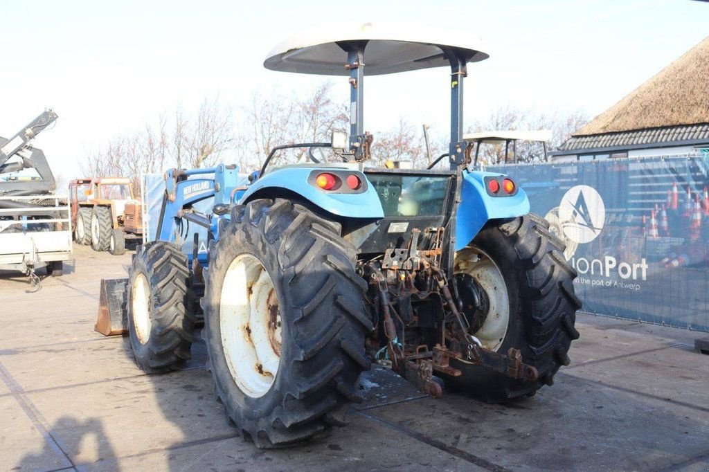 Traktor типа New Holland T5.100 4WD ROPS, Gebrauchtmaschine в Antwerpen (Фотография 4)