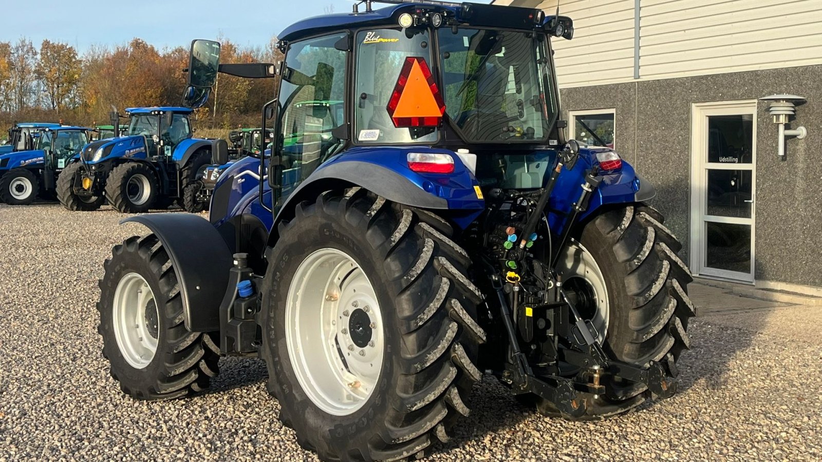Traktor Türe ait New Holland T5.100 Blue Power udstyrs model, med brede hjul, frontlift og ekstra lys., Gebrauchtmaschine içinde Lintrup (resim 8)