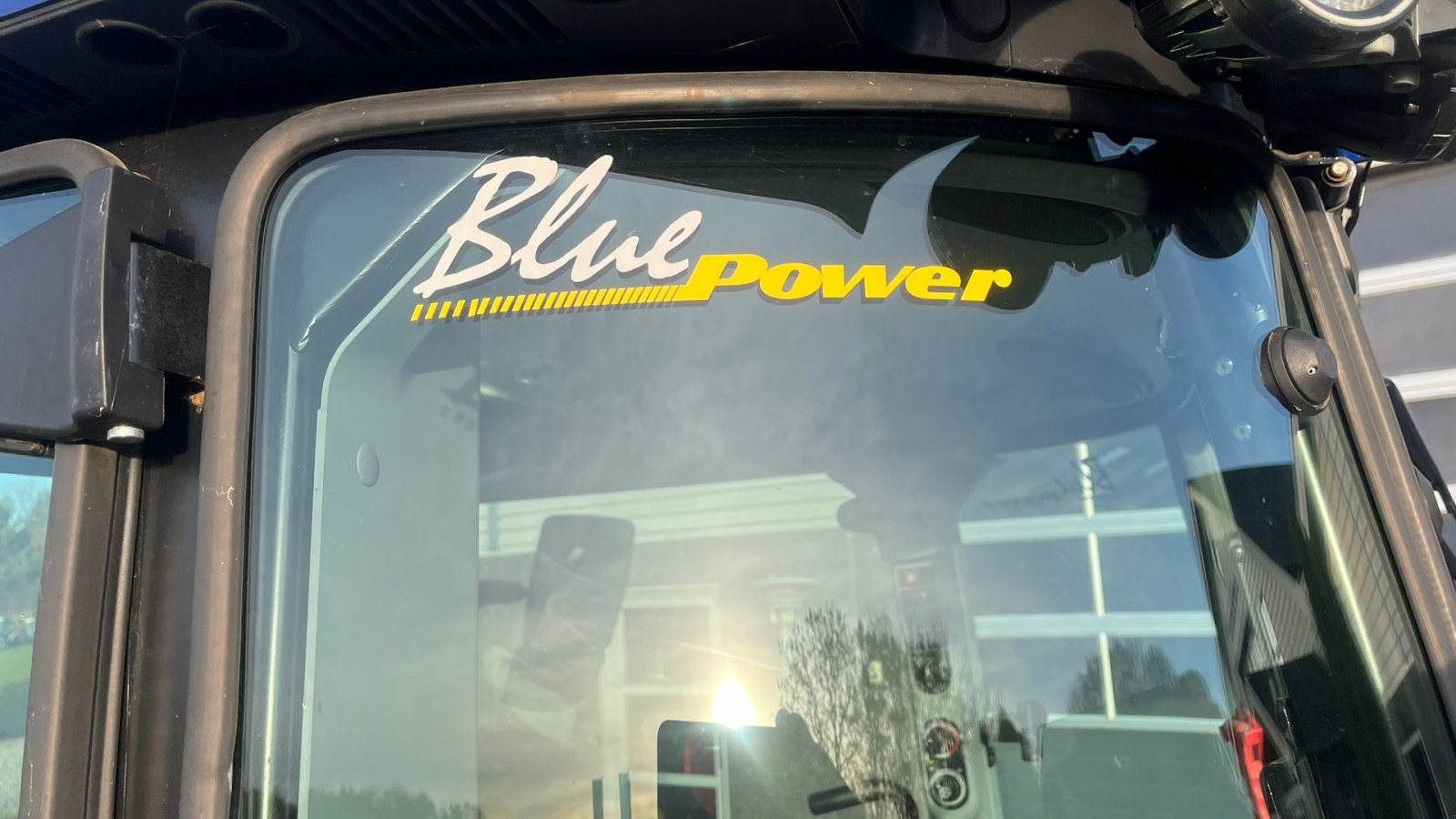 Traktor Türe ait New Holland T5.100 Blue Power udstyrs model, med brede hjul, frontlift og ekstra lys., Gebrauchtmaschine içinde Lintrup (resim 3)