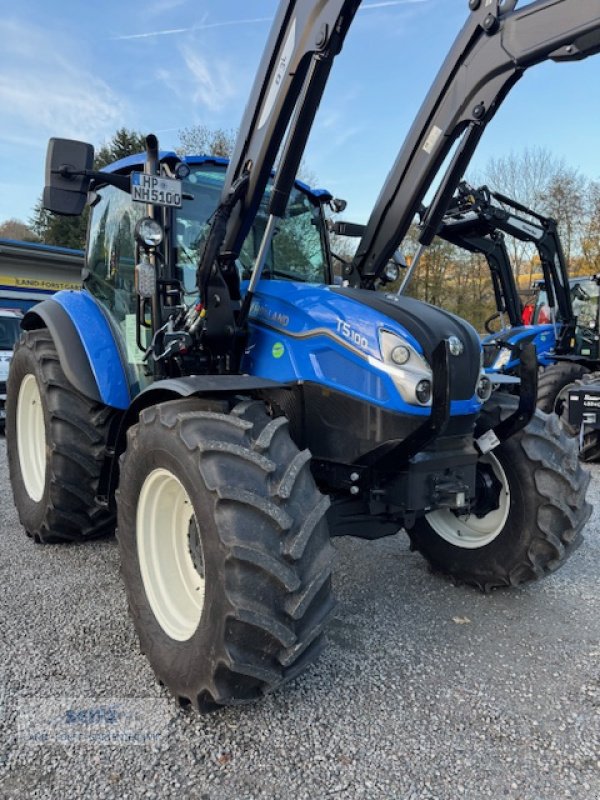 Traktor of the type New Holland T5.100 DC CAB 1.5 HD, Neumaschine in Lindenfels-Glattbach (Picture 1)