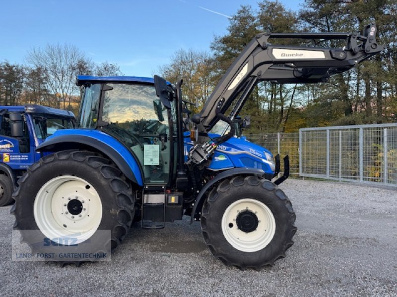 Traktor of the type New Holland T5.100 DC CAB 1.5 HD, Neumaschine in Lindenfels-Glattbach (Picture 3)