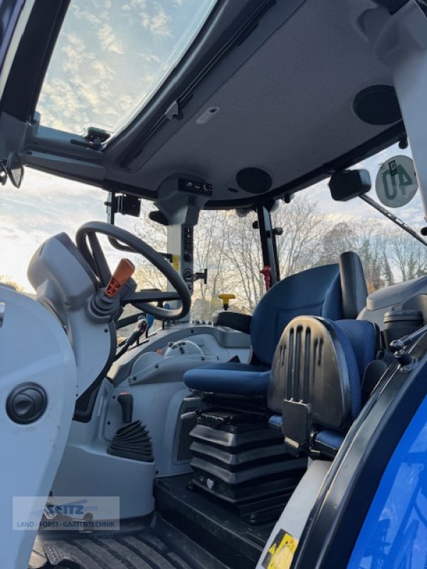 Traktor of the type New Holland T5.100 DC CAB 1.5 HD, Neumaschine in Lindenfels-Glattbach (Picture 11)