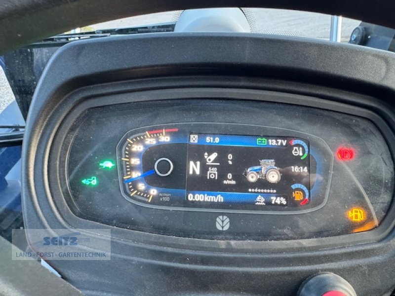 Traktor of the type New Holland T5.100 DC CAB 1.5 HD, Neumaschine in Lindenfels-Glattbach (Picture 12)