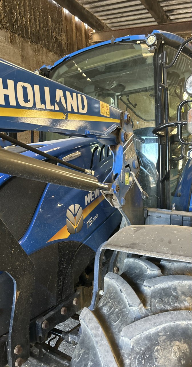 Traktor of the type New Holland T5.100 EC, Gebrauchtmaschine in Lalœuf (Picture 11)
