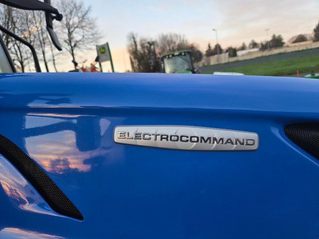 Traktor vrste New Holland T5.100 EC, Gebrauchtmaschine v VILLAINES LA JUHEL (Slika 3)