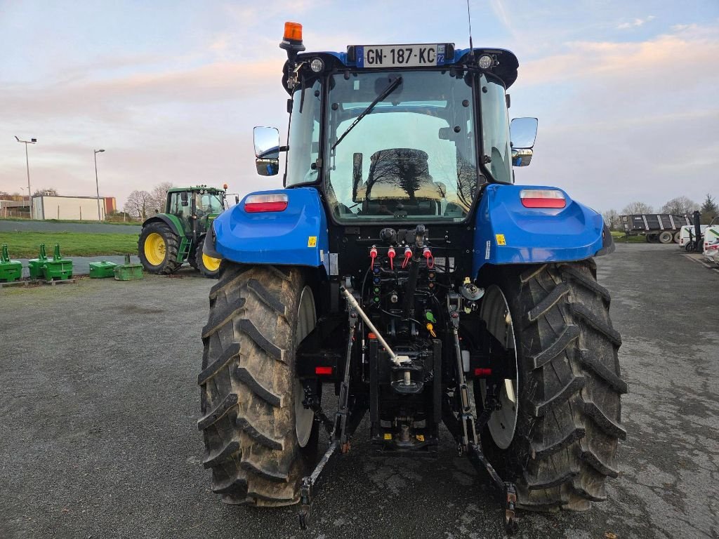 Traktor vrste New Holland T5.100 EC, Gebrauchtmaschine v VILLAINES LA JUHEL (Slika 5)