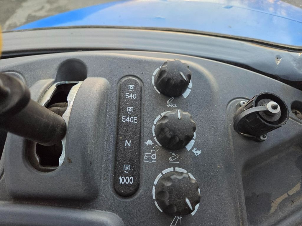 Traktor vrste New Holland T5.100 EC, Gebrauchtmaschine v VILLAINES LA JUHEL (Slika 11)