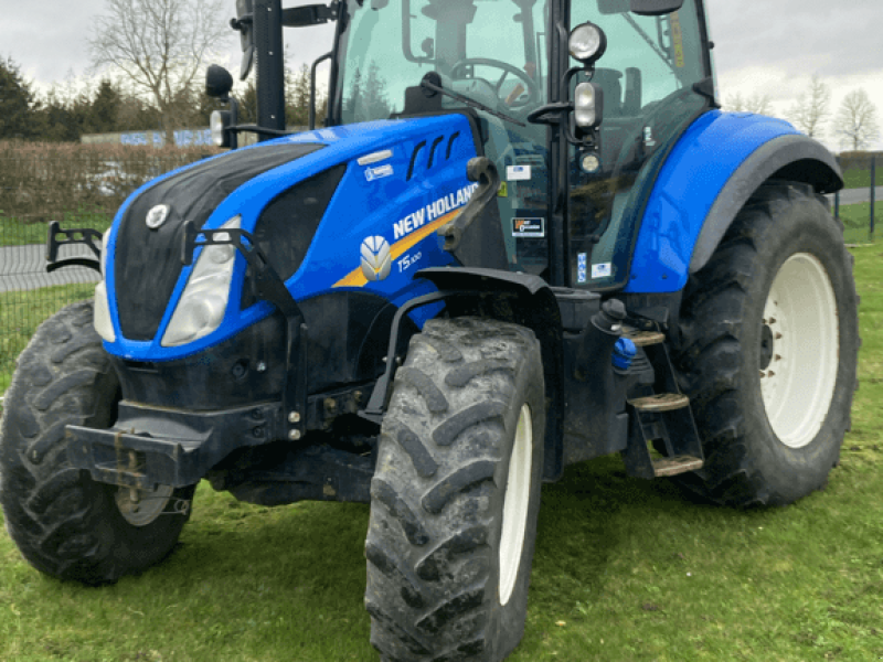 Traktor of the type New Holland T5.100 EC, Gebrauchtmaschine in TREMEUR (Picture 1)