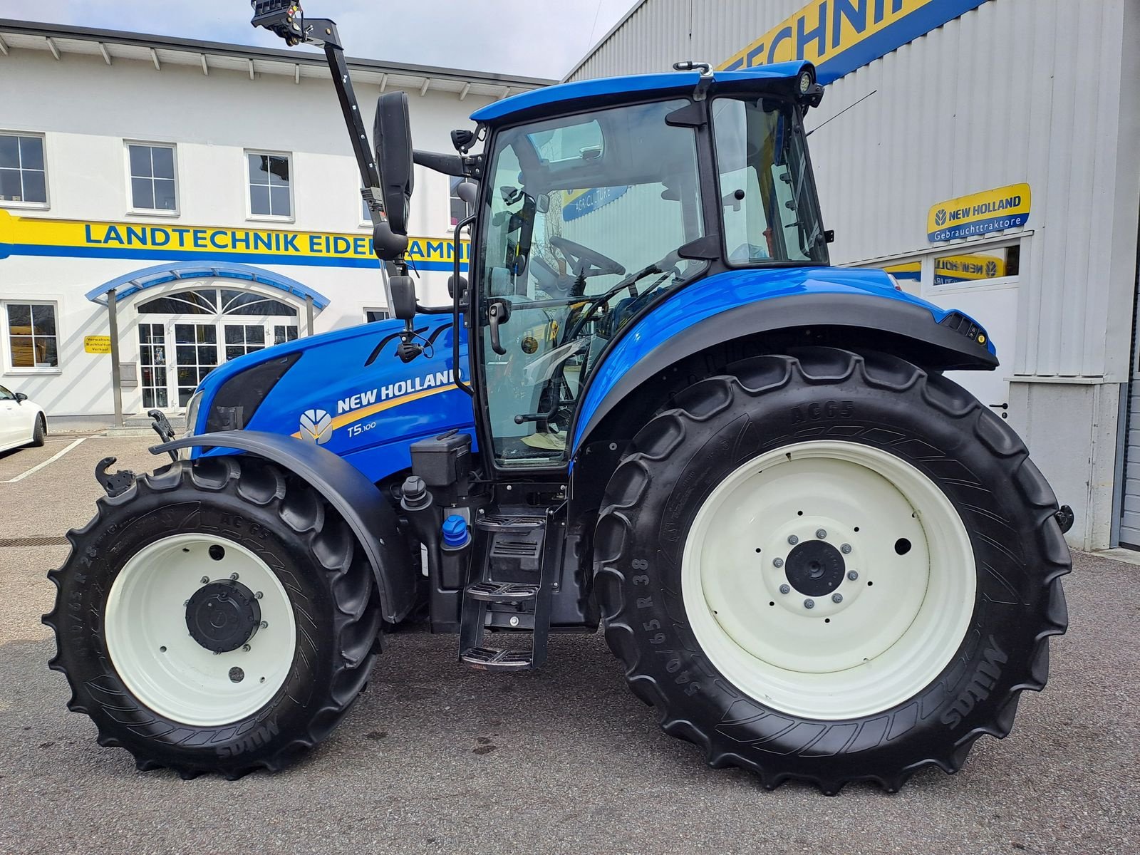 Traktor tip New Holland T5.100 Electro Command, Gebrauchtmaschine in Burgkirchen (Poză 12)