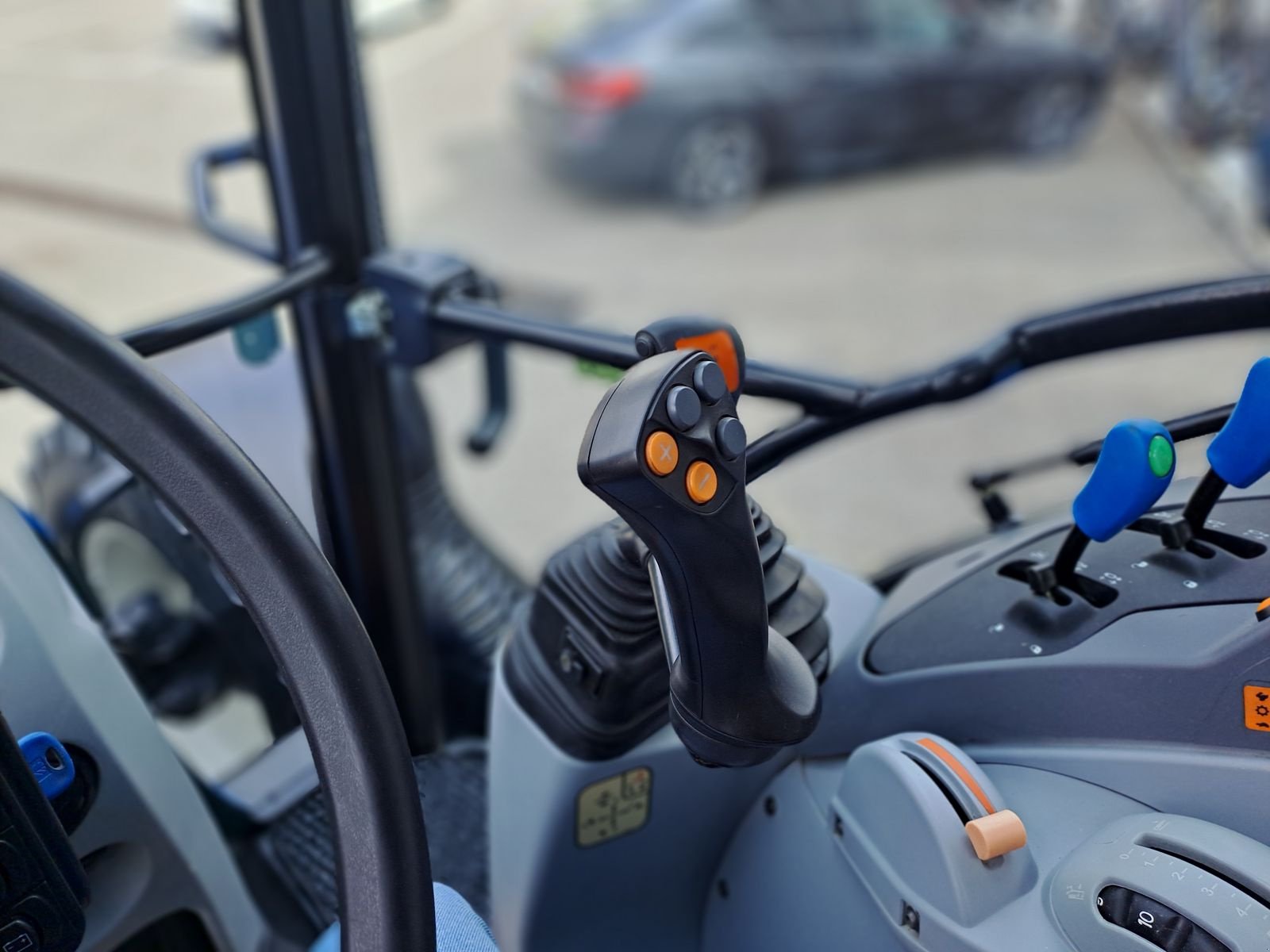 Traktor tip New Holland T5.100 Electro Command, Gebrauchtmaschine in Burgkirchen (Poză 17)