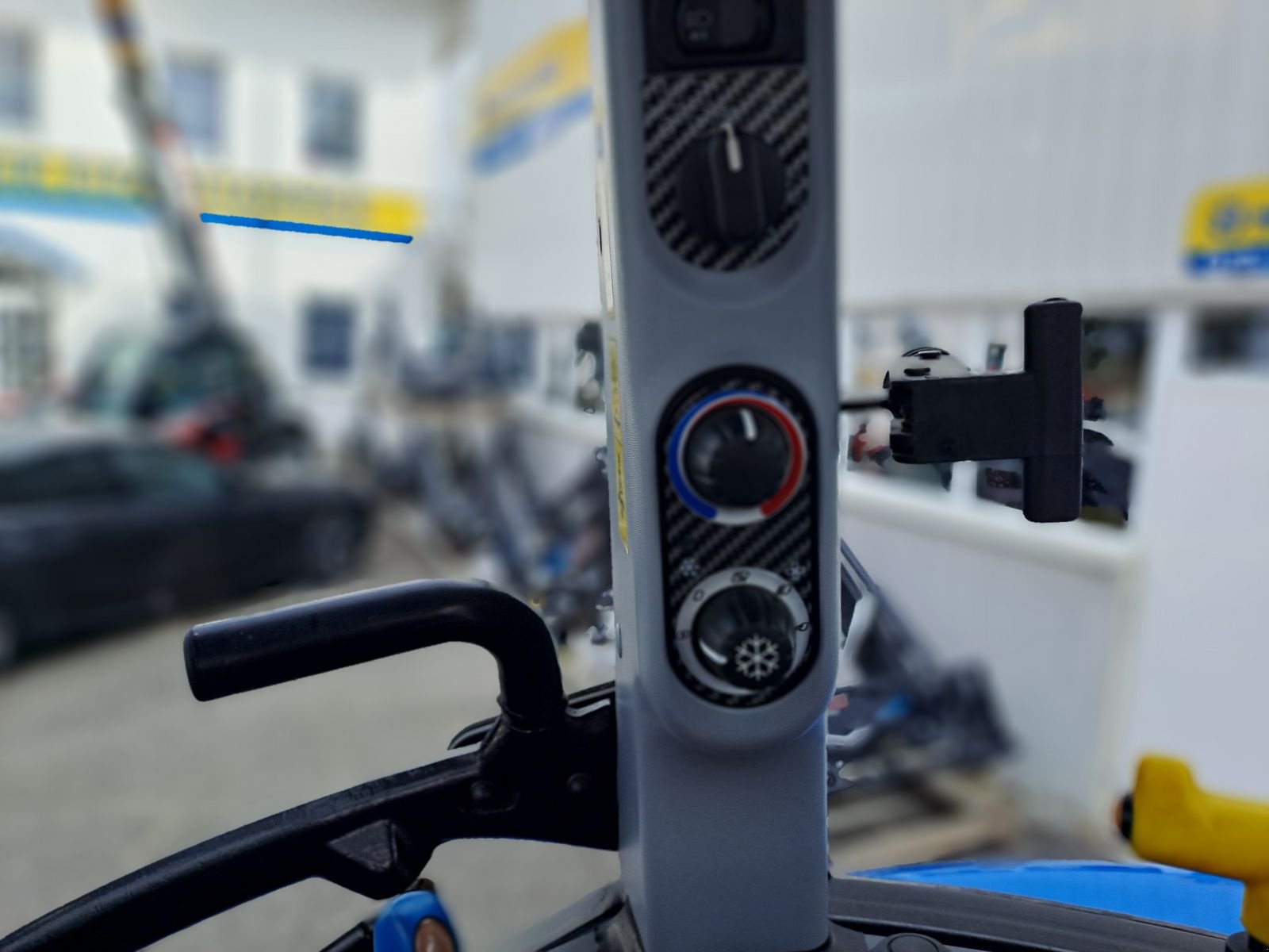 Traktor tip New Holland T5.100 Electro Command, Gebrauchtmaschine in Burgkirchen (Poză 18)