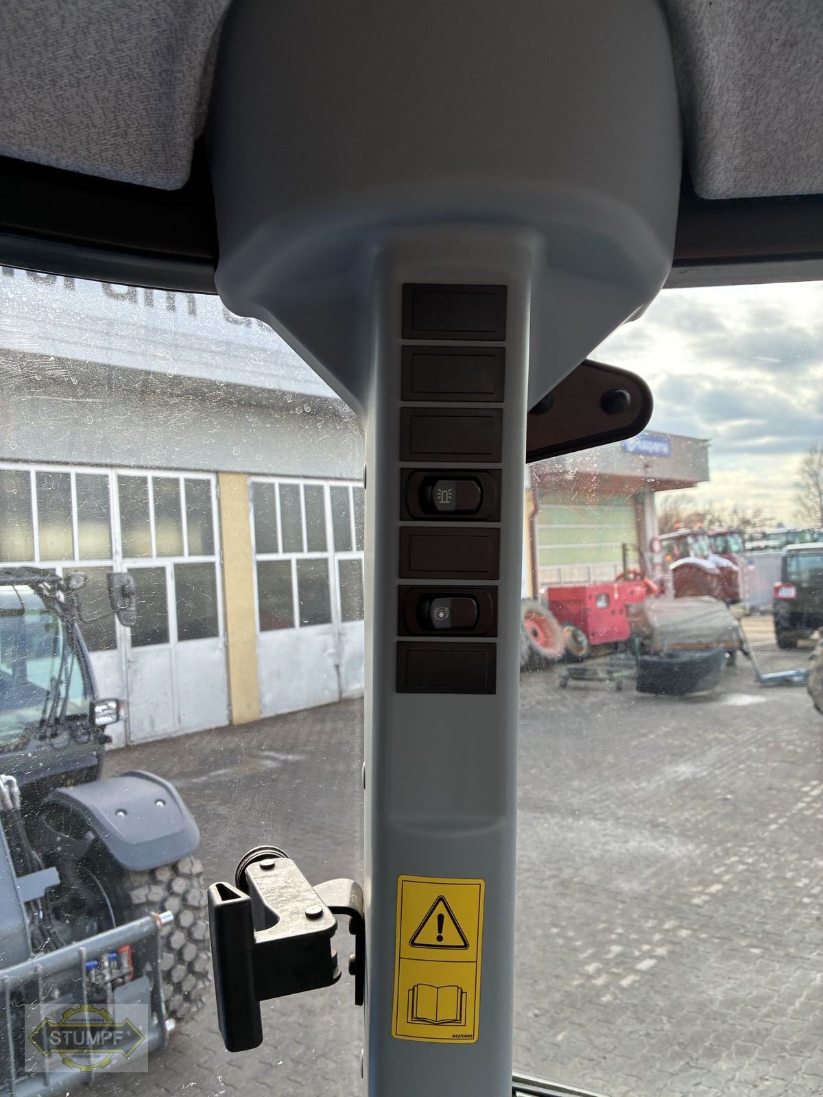 Traktor des Typs New Holland T5.100 Electro Command, Gebrauchtmaschine in Grafenstein (Bild 13)