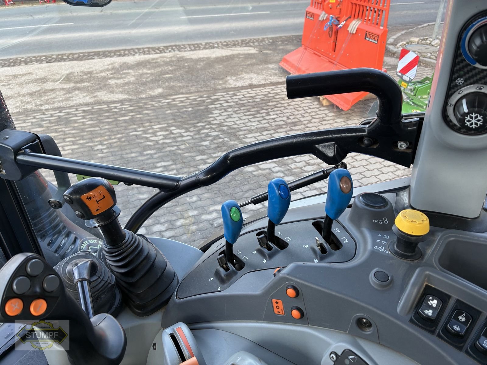 Traktor des Typs New Holland T5.100 Electro Command, Gebrauchtmaschine in Grafenstein (Bild 14)