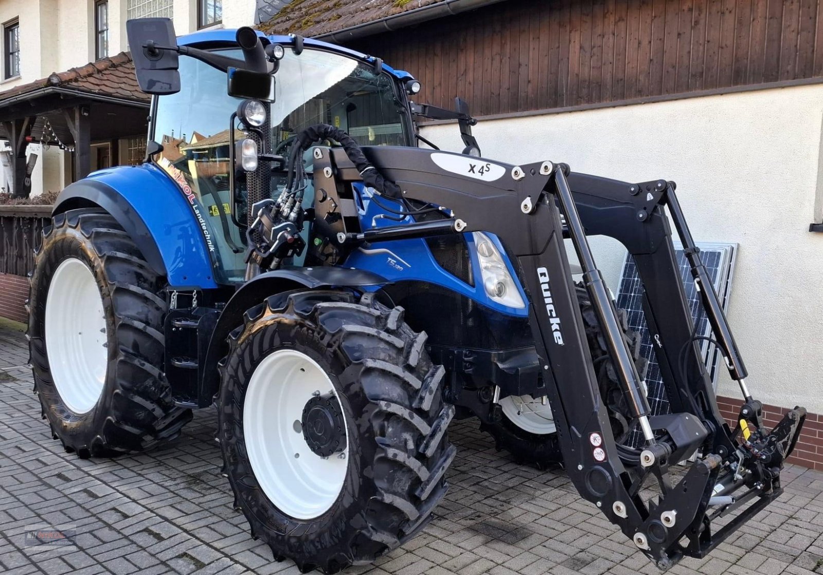 Traktor typu New Holland T5.100 ElectroCommand mit Frontlader, Gebrauchtmaschine v Lichtenfels (Obrázok 1)