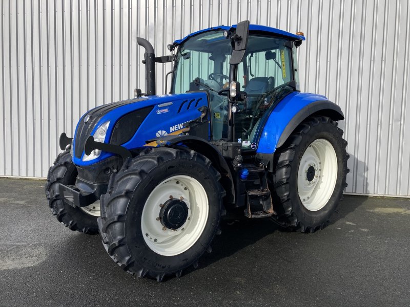 Traktor of the type New Holland T5.100 EVOLUTION, Gebrauchtmaschine in TREMEUR (Picture 1)