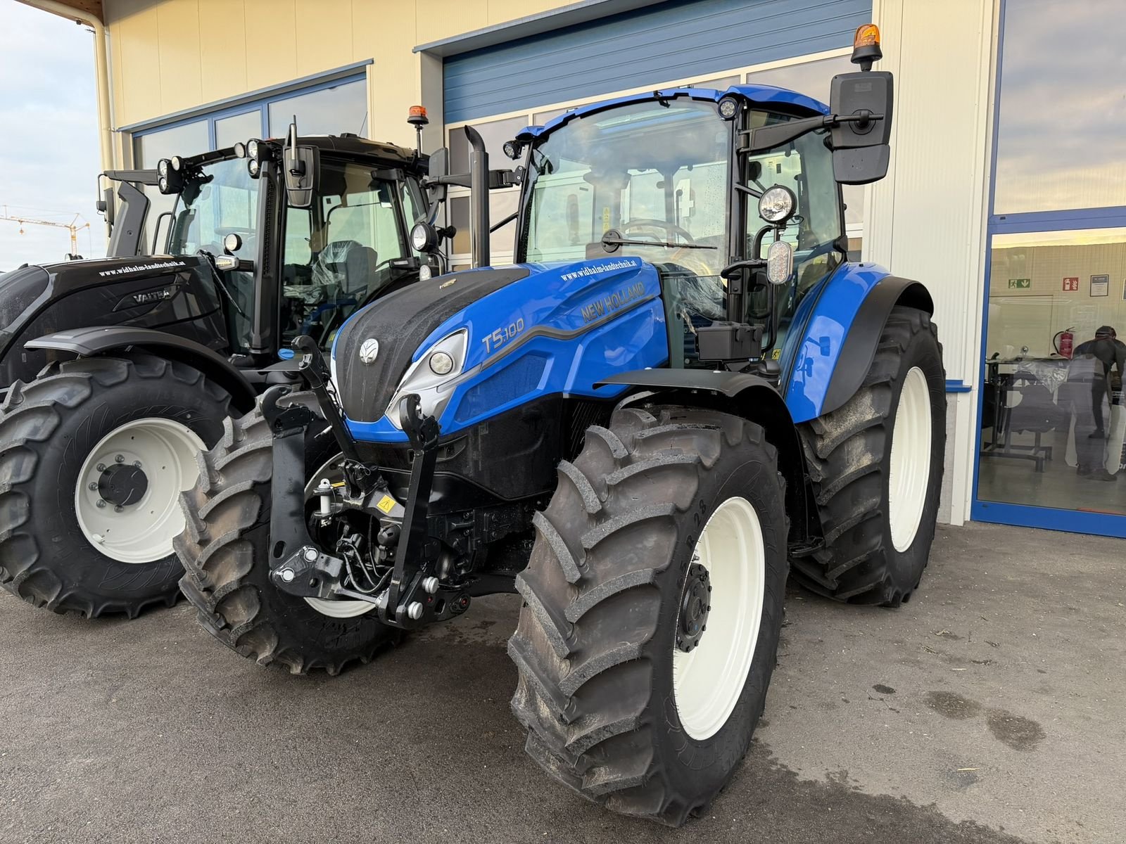 Traktor del tipo New Holland T5.100 HILO 1,5 CAB, Vorführmaschine In Göpfritz (Immagine 1)