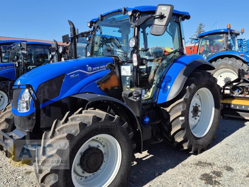 Traktor tip New Holland T5.100 POWERSHUTTLE SMART DRUCKLUFT, Gebrauchtmaschine in Groß-Gerau (Poză 1)