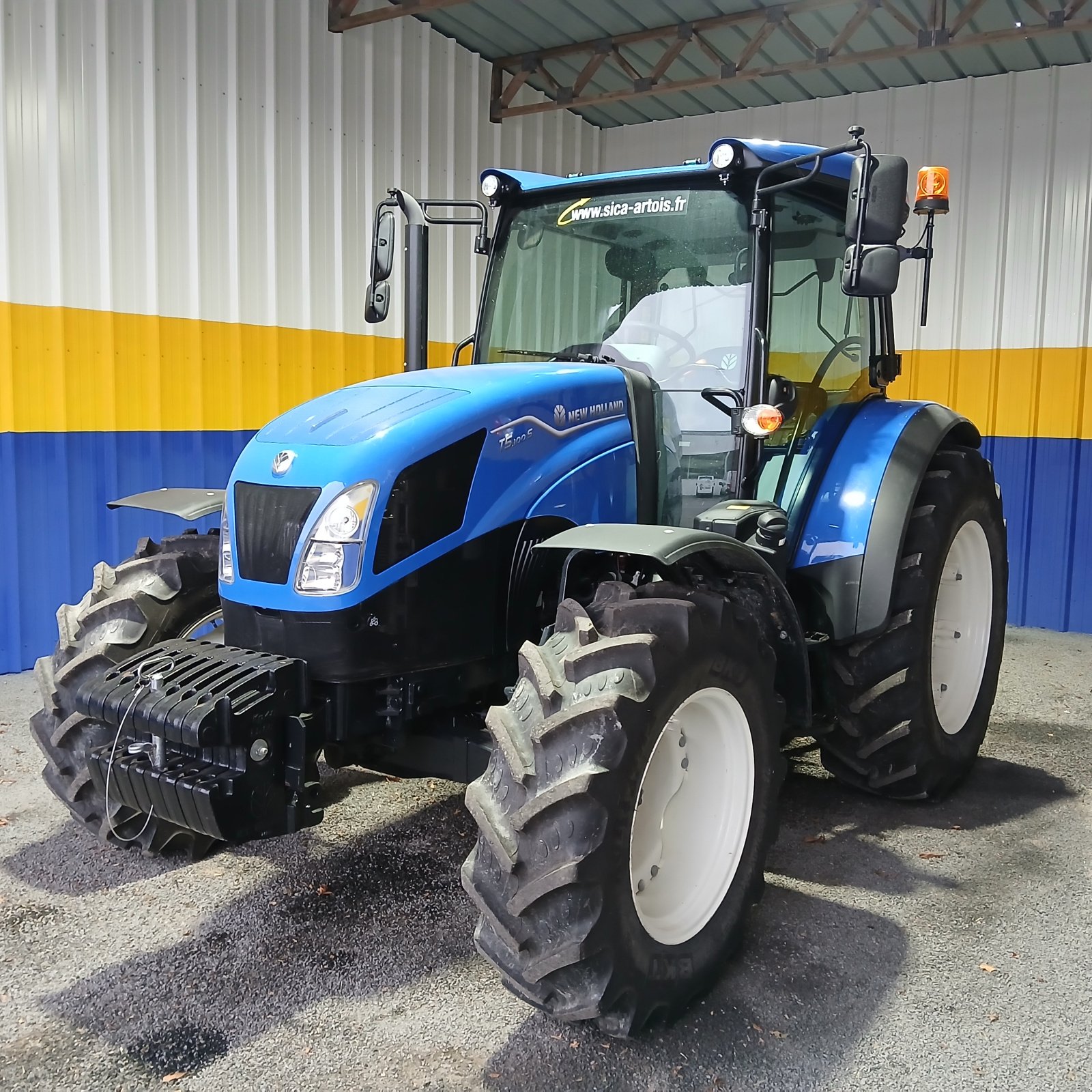 Traktor tipa New Holland T5.100 S, Gebrauchtmaschine u HERLIN LE SEC (Slika 1)