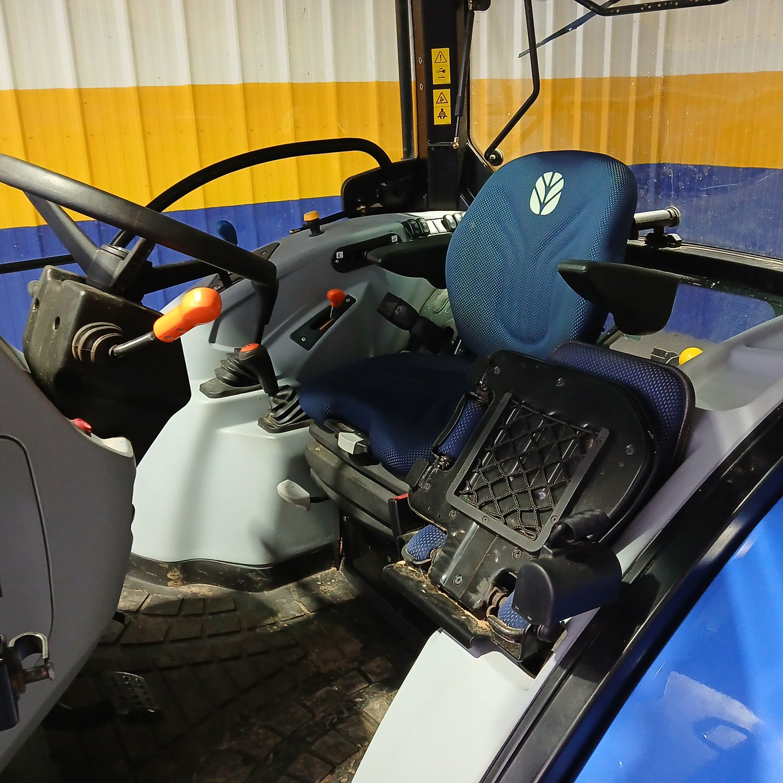 Traktor tipa New Holland T5.100 S, Gebrauchtmaschine u HERLIN LE SEC (Slika 6)