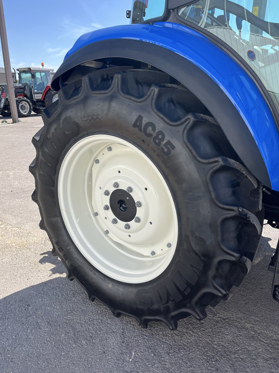 Traktor типа New Holland T5.100 UTILITY DUAL, Gebrauchtmaschine в VERT TOULON (Фотография 8)