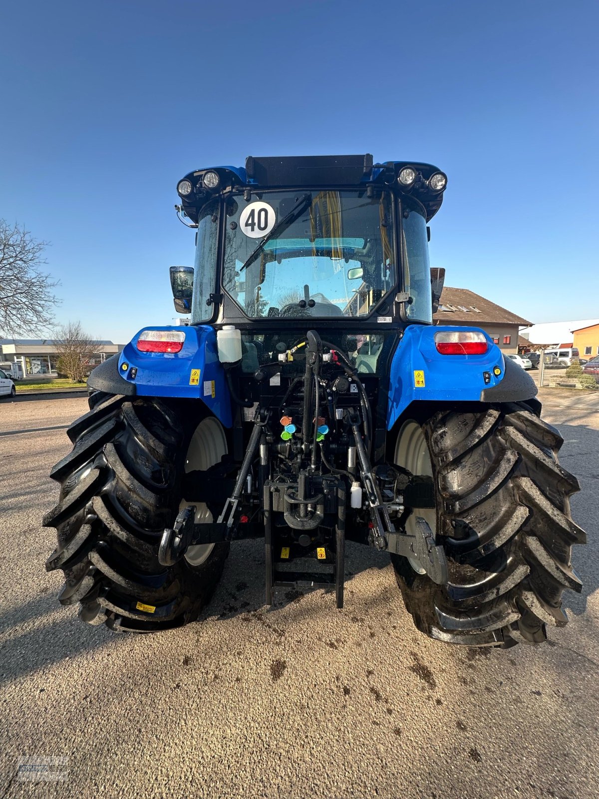 Traktor of the type New Holland T5.100, Neumaschine in Malterdingen (Picture 4)