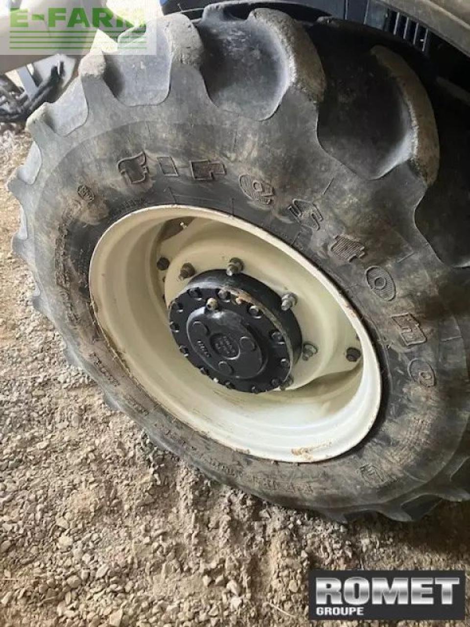 Traktor van het type New Holland t5.100, Gebrauchtmaschine in GENNES-SUR-GLAIZE (Foto 3)
