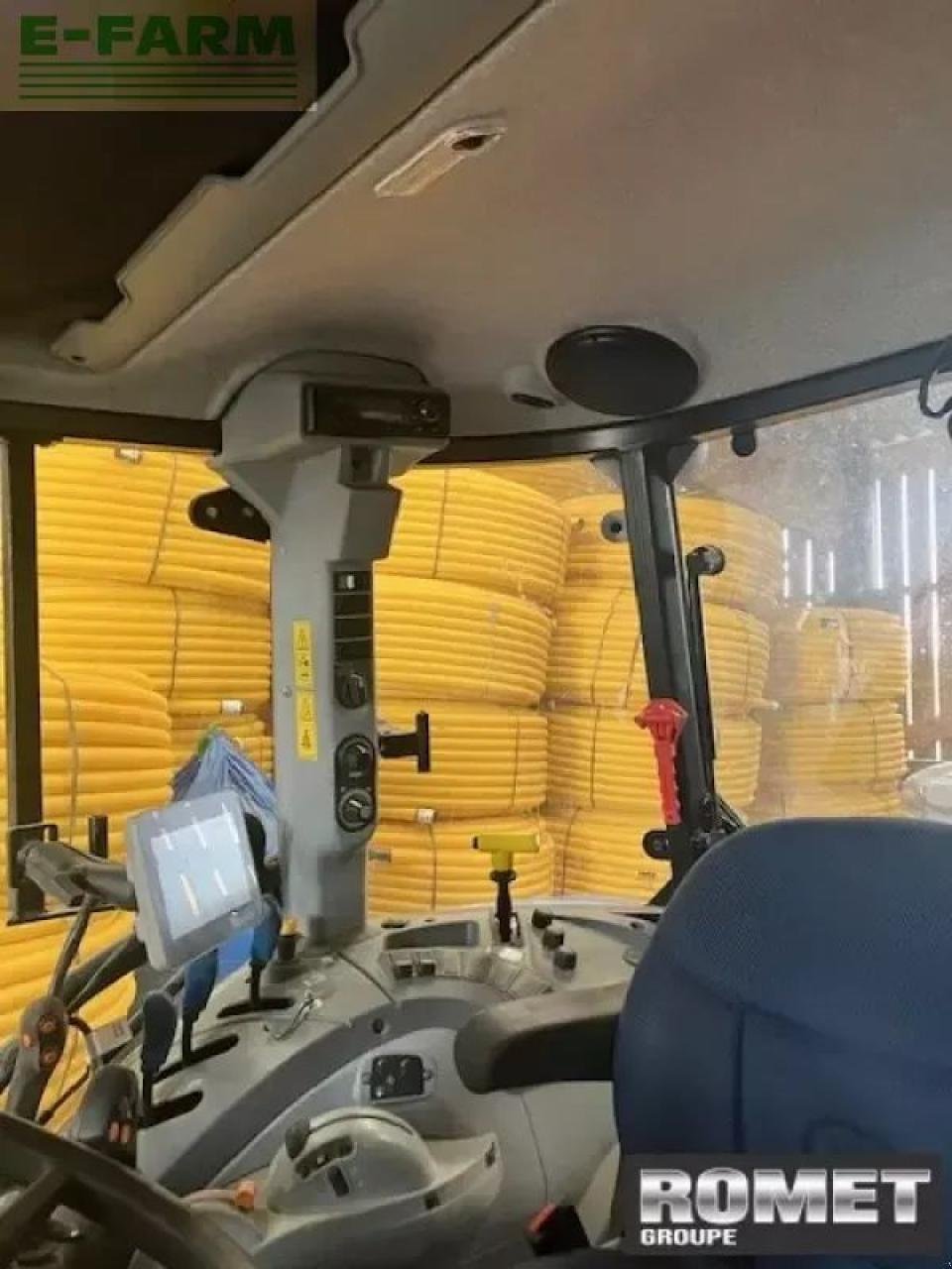 Traktor van het type New Holland t5.100, Gebrauchtmaschine in GENNES-SUR-GLAIZE (Foto 9)