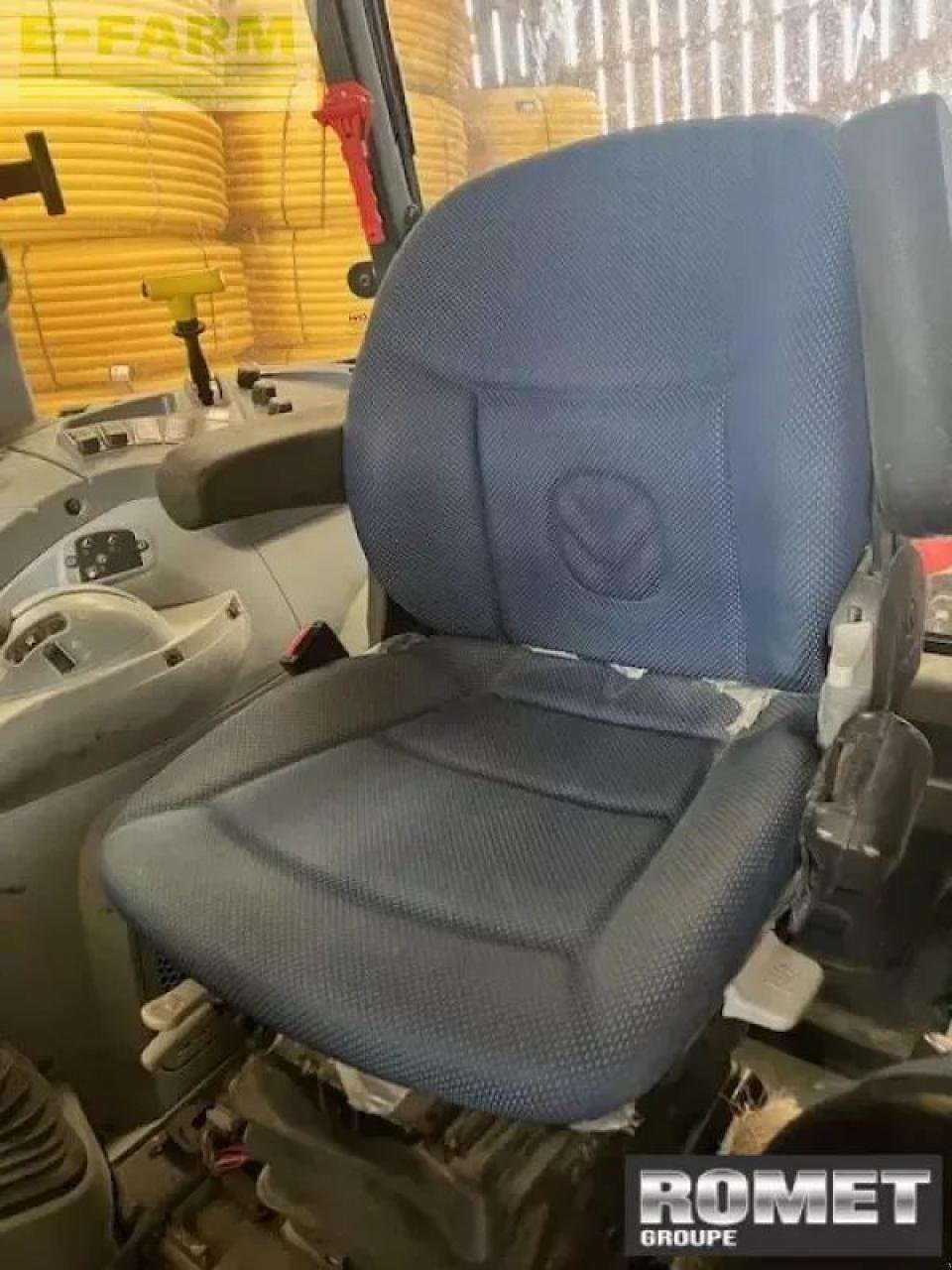 Traktor van het type New Holland t5.100, Gebrauchtmaschine in GENNES-SUR-GLAIZE (Foto 10)