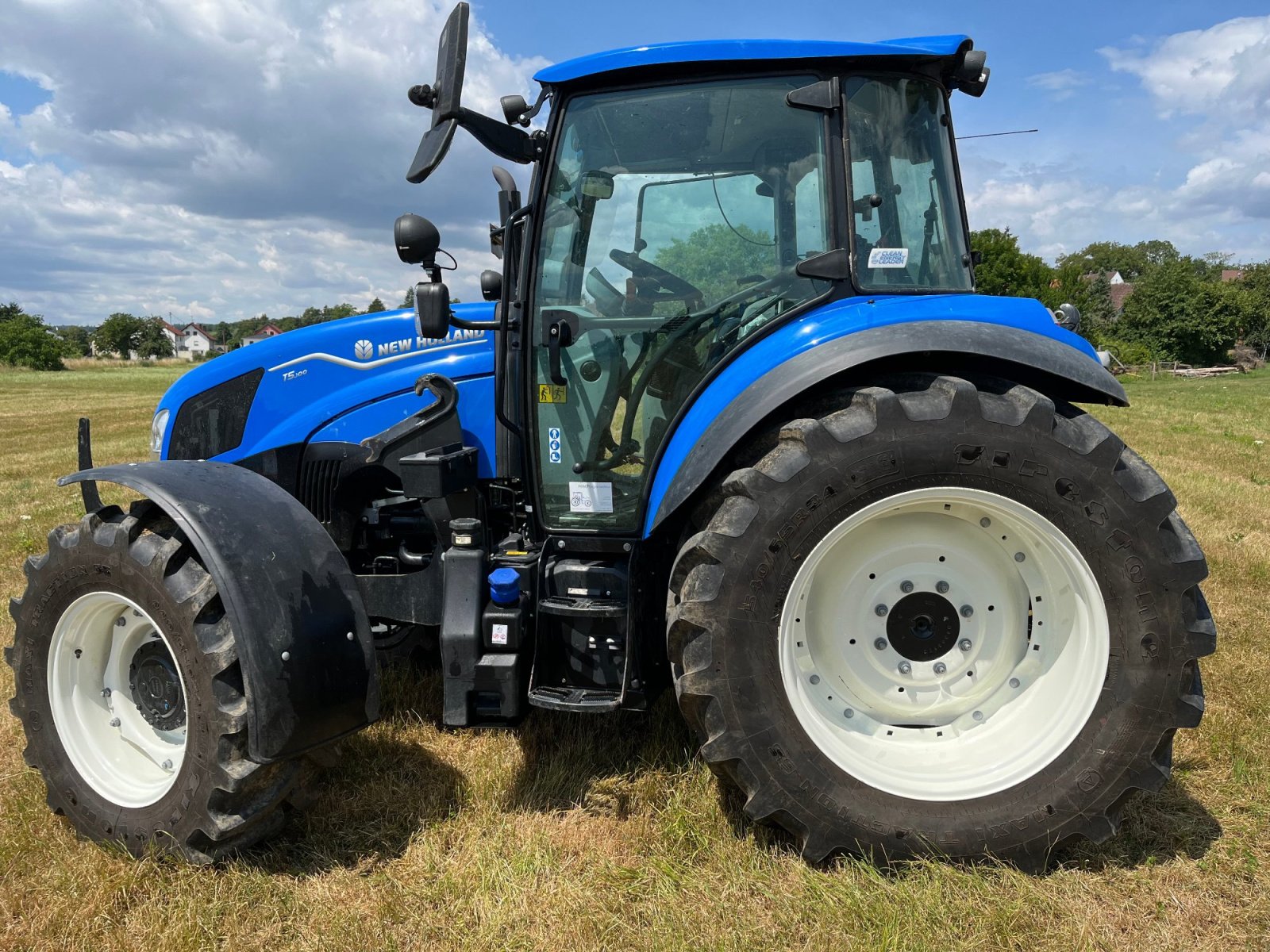 Traktor типа New Holland T5.100, Gebrauchtmaschine в Neuburg an der Donau (Фотография 1)