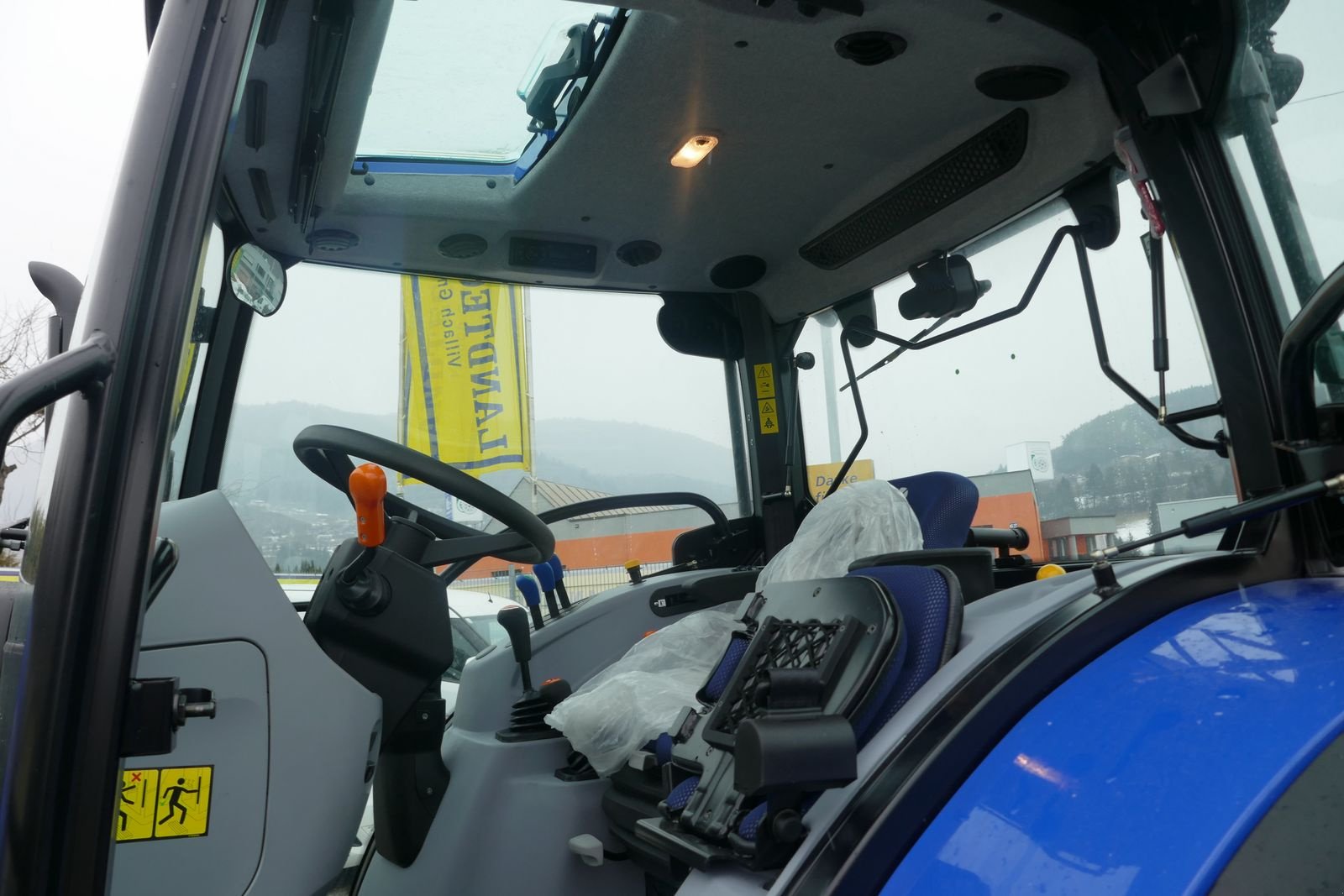 Traktor typu New Holland T5.100S Powershuttle, Gebrauchtmaschine v Villach (Obrázek 11)