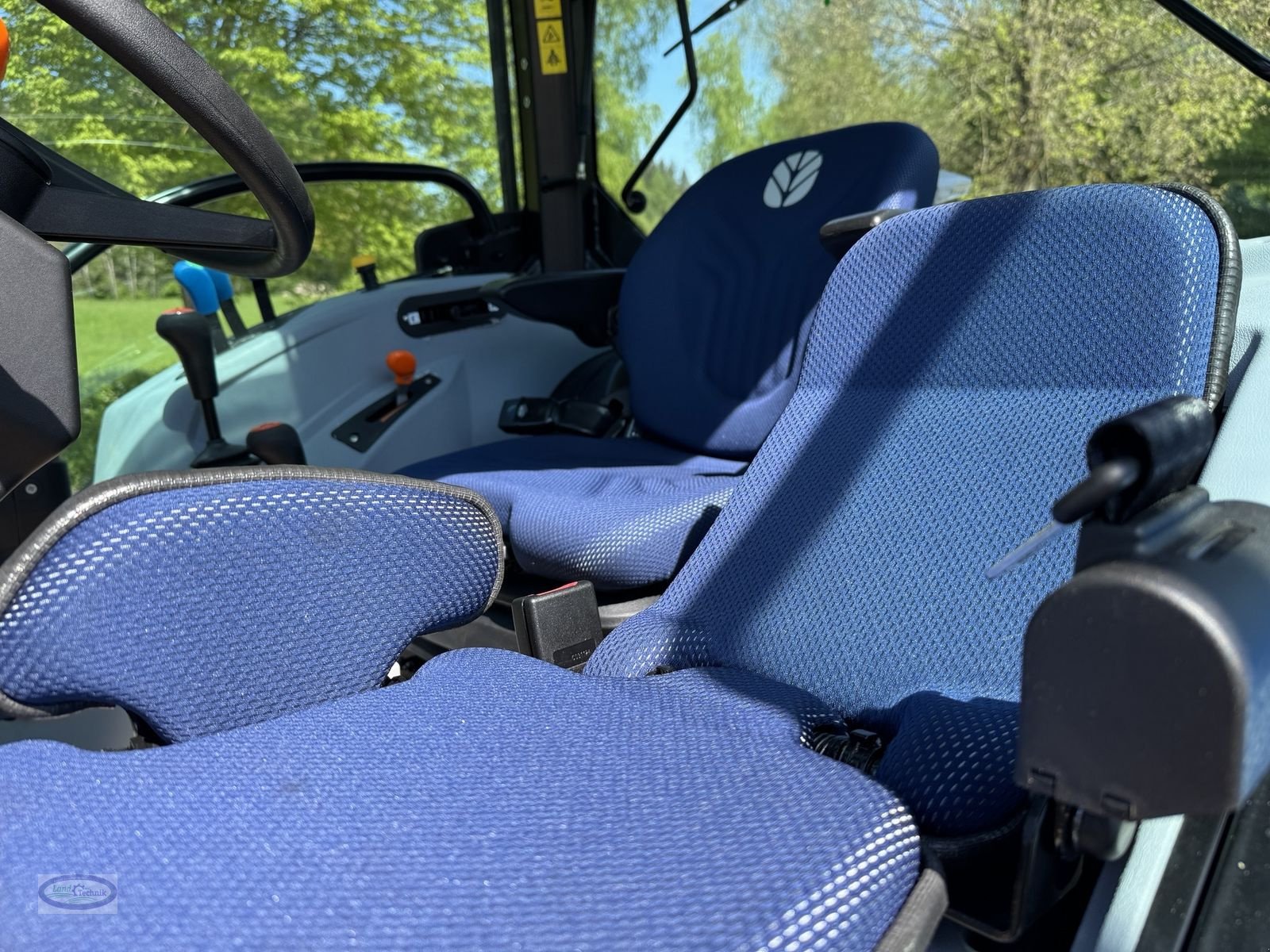 Traktor typu New Holland T5.100S Powershuttle, Vorführmaschine v Münzkirchen (Obrázek 13)