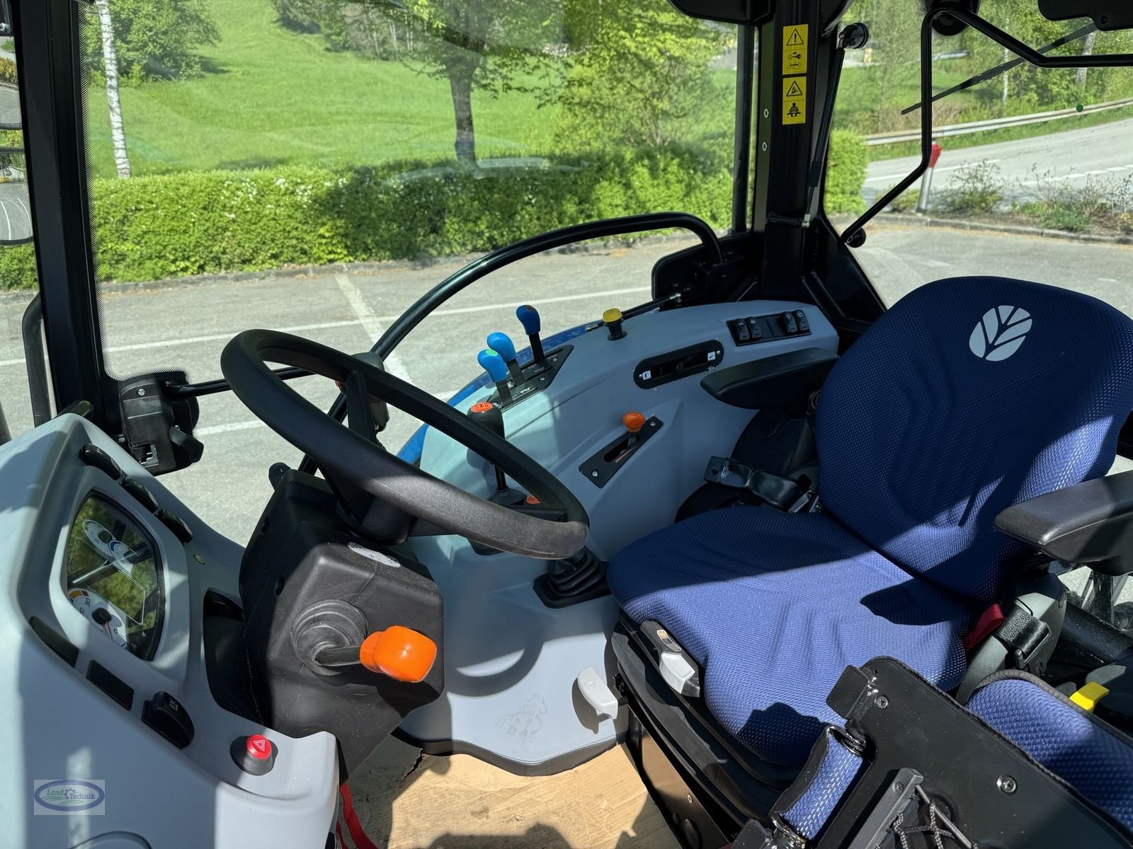 Traktor typu New Holland T5.100S Powershuttle, Vorführmaschine v Münzkirchen (Obrázek 14)