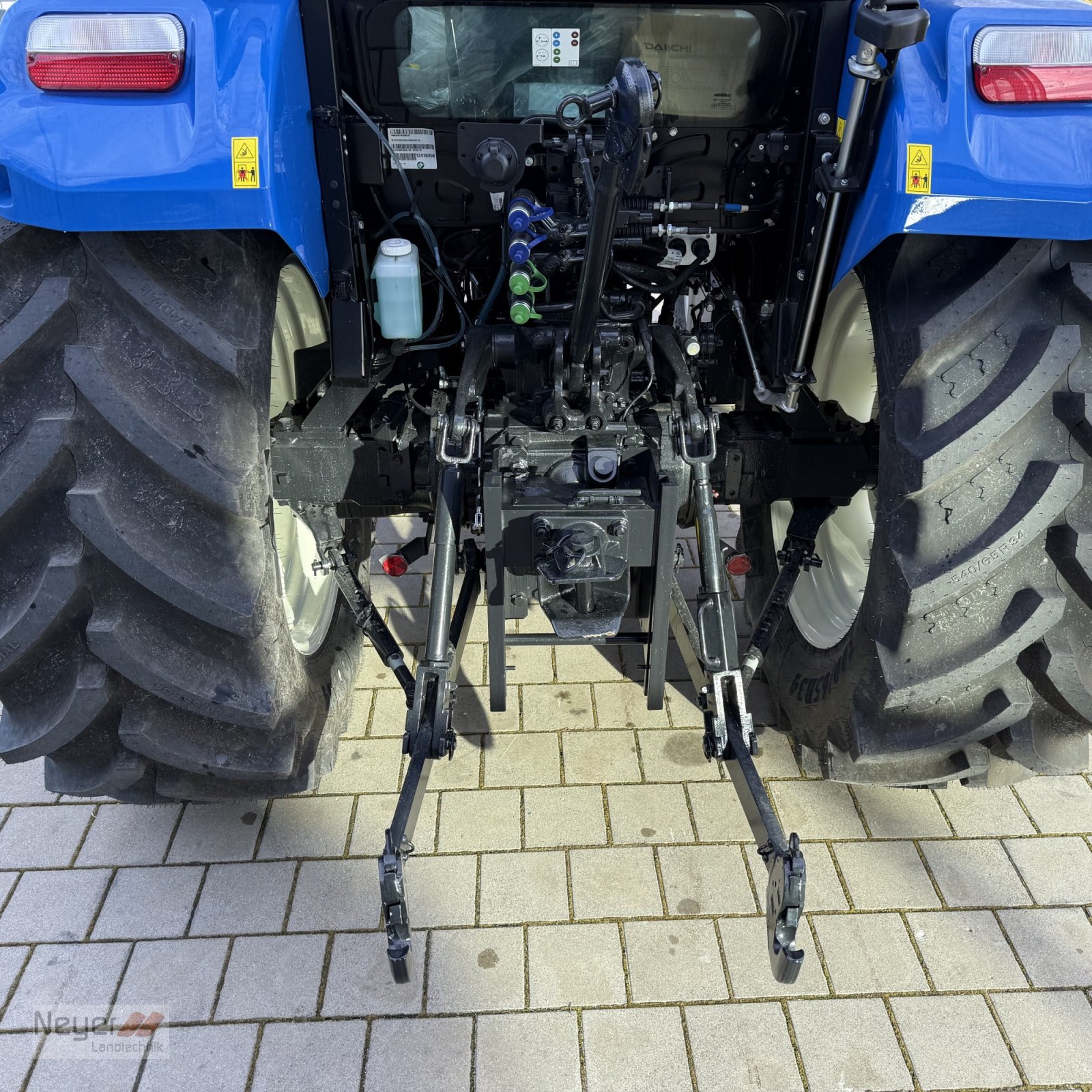Traktor des Typs New Holland T5.100S, Neumaschine in Bad Waldsee Mennisweiler (Bild 2)