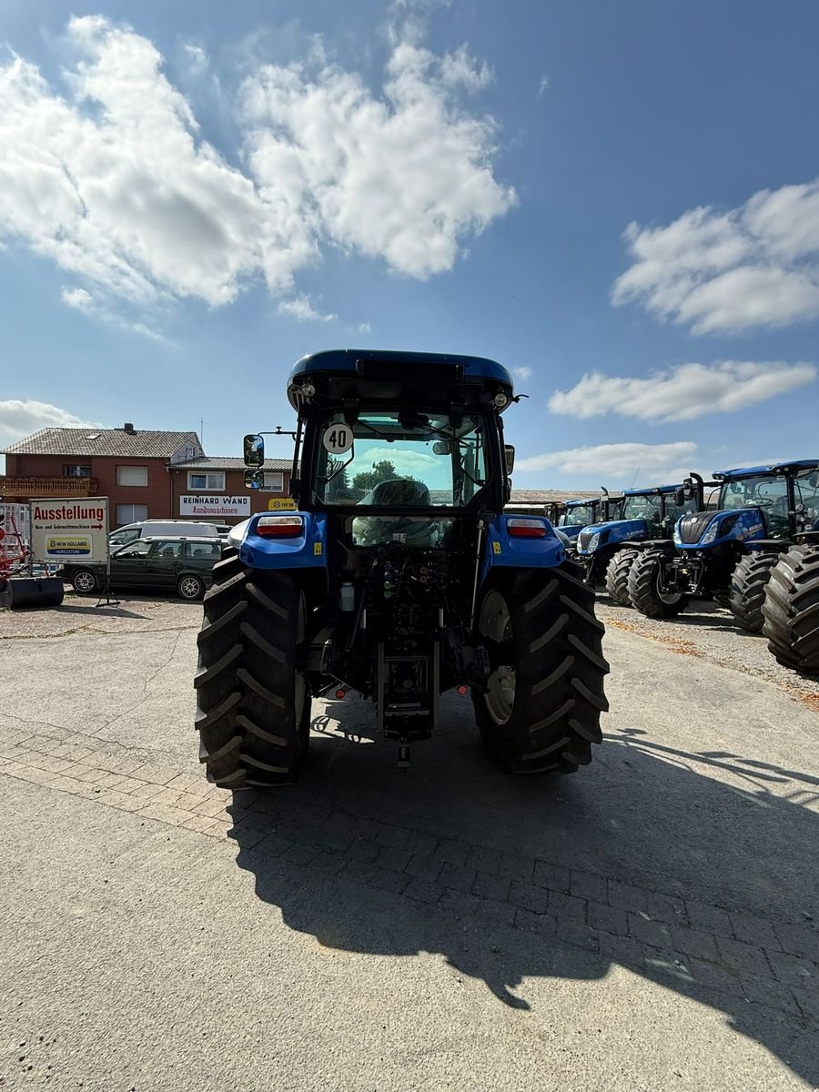 Traktor van het type New Holland T5.100S, Neumaschine in Nieheim Kreis Höxter (Foto 5)