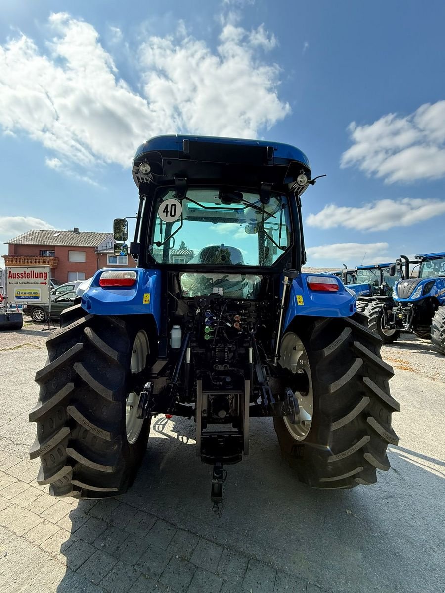 Traktor van het type New Holland T5.100S, Neumaschine in Nieheim Kreis Höxter (Foto 6)