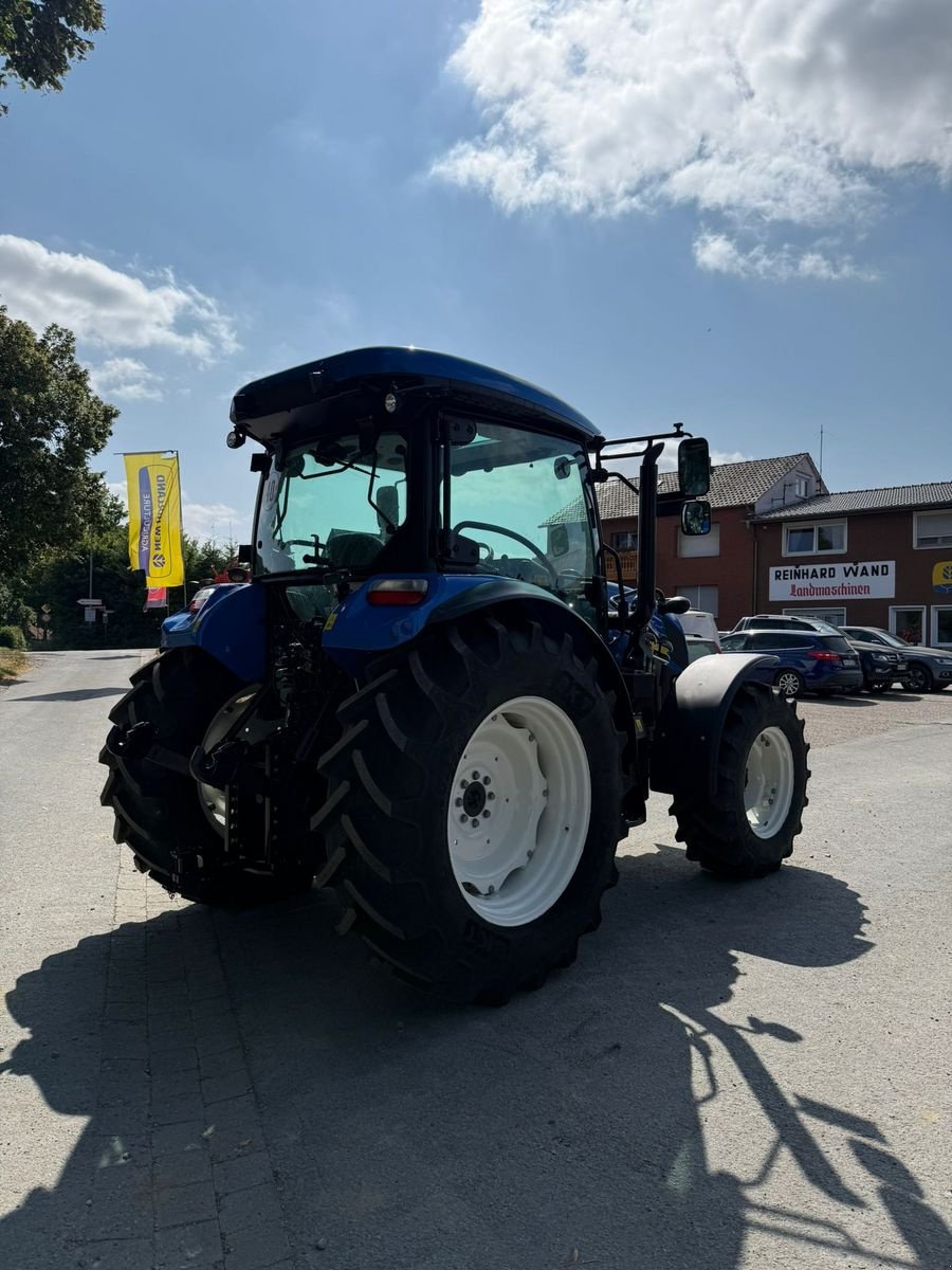 Traktor van het type New Holland T5.100S, Neumaschine in Nieheim Kreis Höxter (Foto 3)