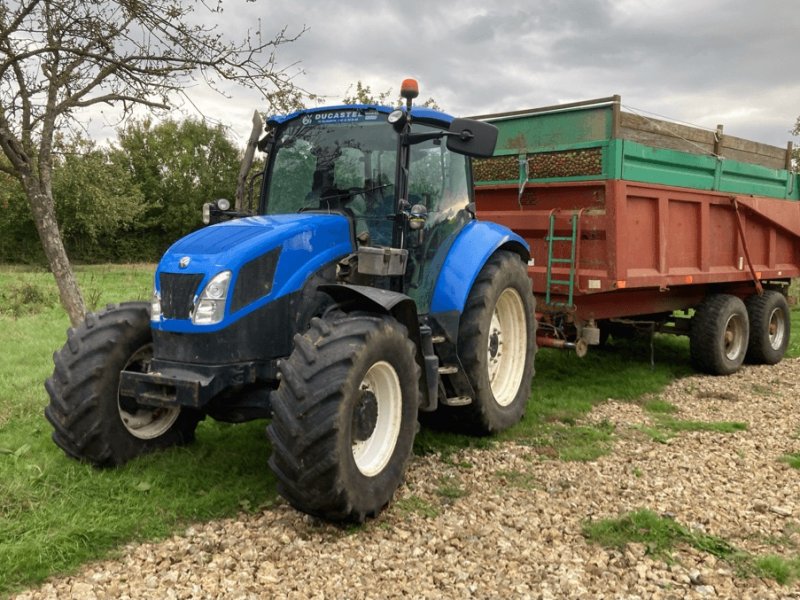 Traktor typu New Holland T5.105 DUAL COMMAND, Gebrauchtmaschine v CINTHEAUX (Obrázek 1)