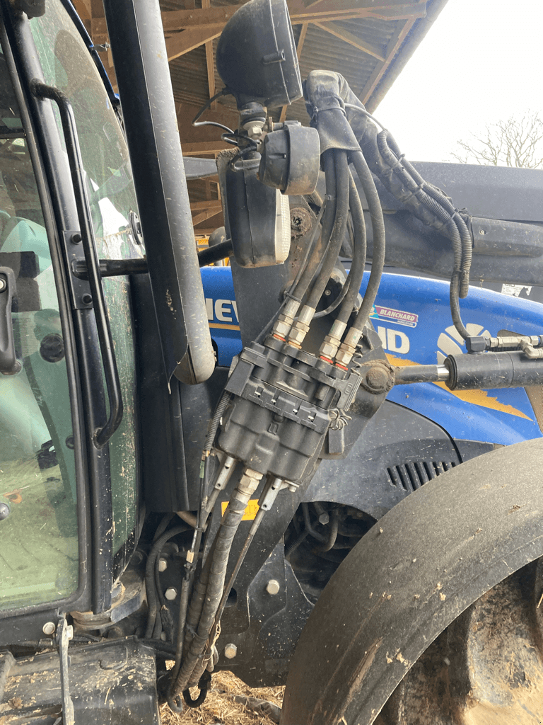 Traktor del tipo New Holland T5.105 DUAL COMMAND, Gebrauchtmaschine en CONDE SUR VIRE (Imagen 6)