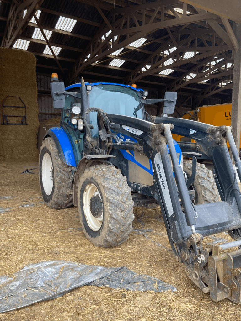Traktor del tipo New Holland T5.105 DUAL COMMAND, Gebrauchtmaschine en CONDE SUR VIRE (Imagen 3)