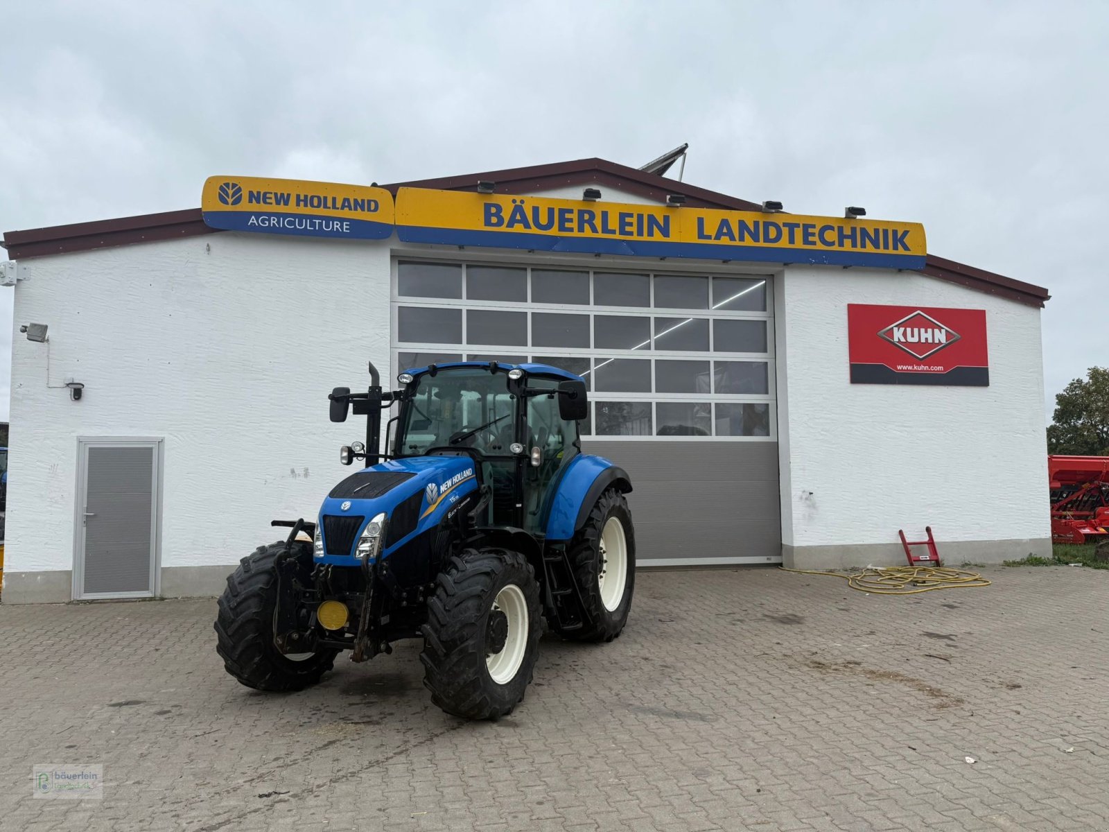 Traktor of the type New Holland T5.105 EC, Gebrauchtmaschine in Buch am Wald (Picture 2)