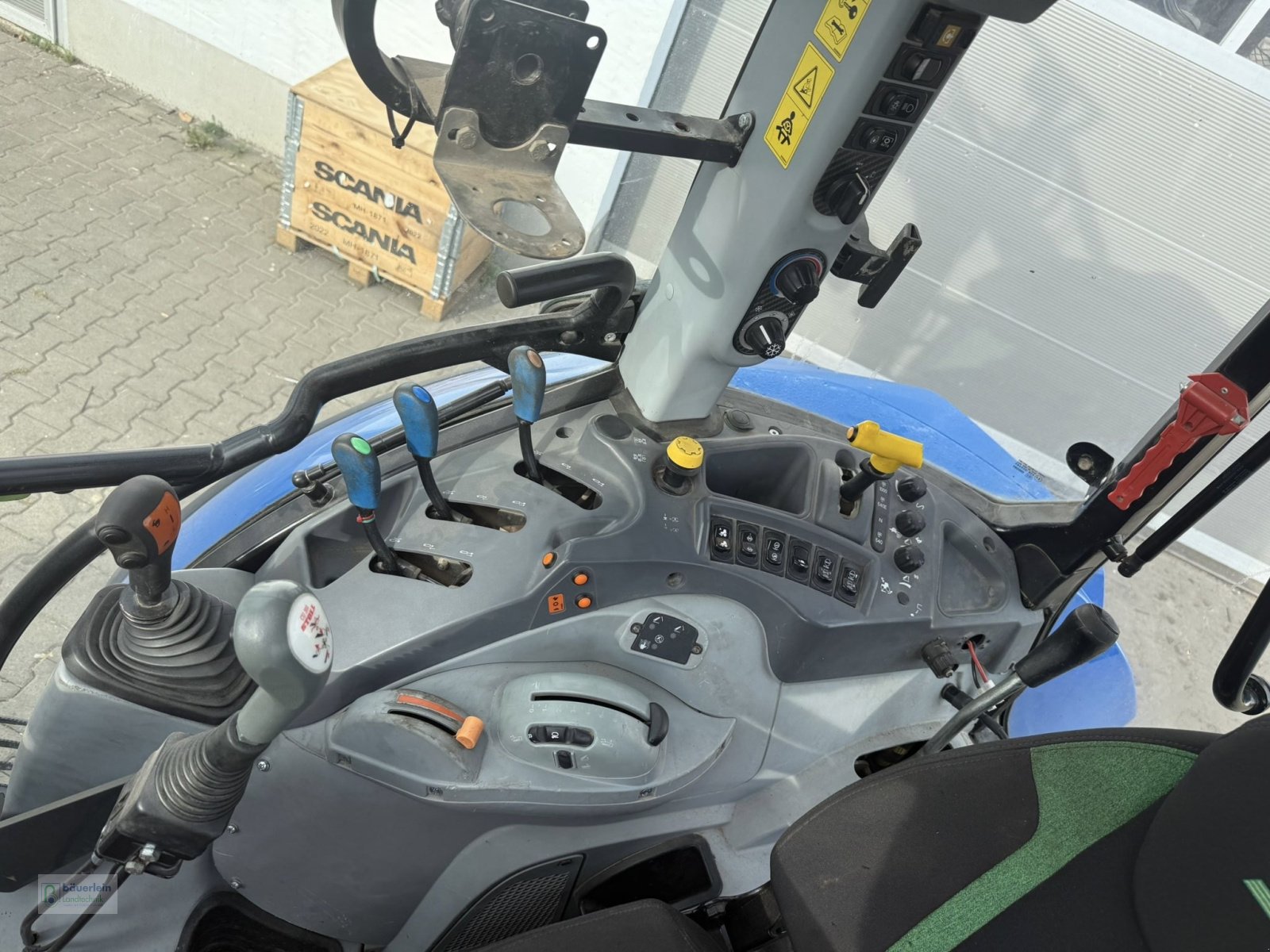 Traktor of the type New Holland T5.105 EC, Gebrauchtmaschine in Buch am Wald (Picture 6)
