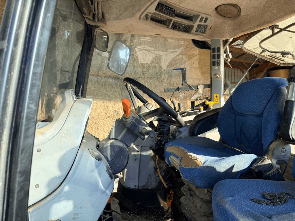 Traktor du type New Holland T5.105 ELECTRO COMMAND, Gebrauchtmaschine en TREMEUR (Photo 6)