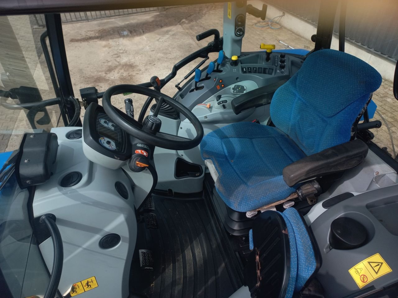 Traktor des Typs New Holland T5.105 elektrocommand, Gebrauchtmaschine in Daarle (Bild 10)