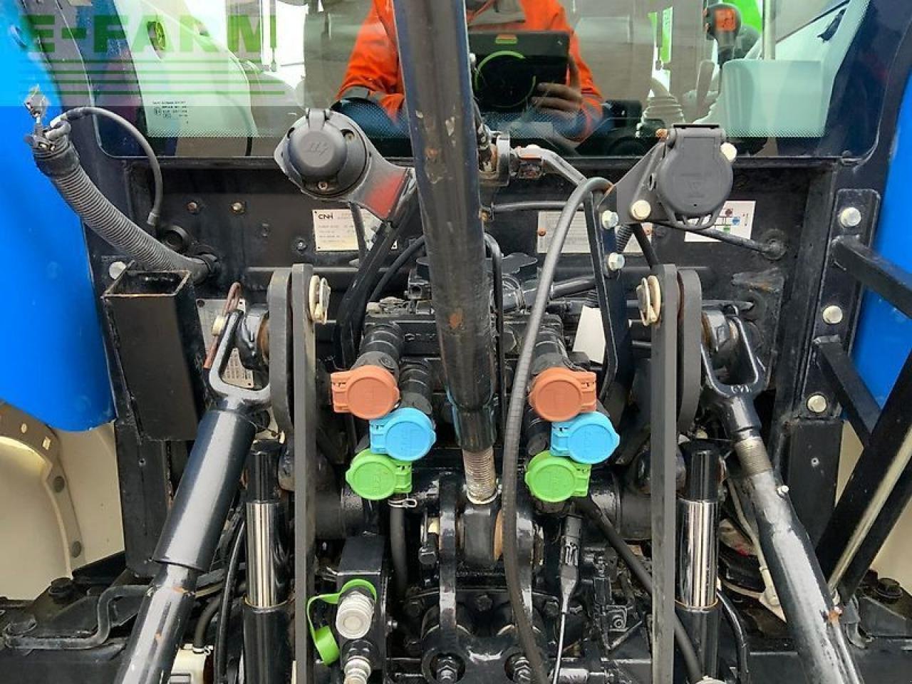 Traktor of the type New Holland t5.105 tractor (st25453), Gebrauchtmaschine in SHAFTESBURY (Picture 15)