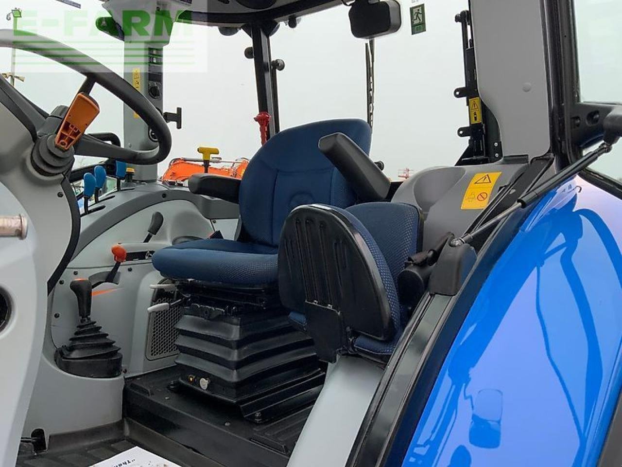 Traktor of the type New Holland t5.105 tractor (st25453), Gebrauchtmaschine in SHAFTESBURY (Picture 17)