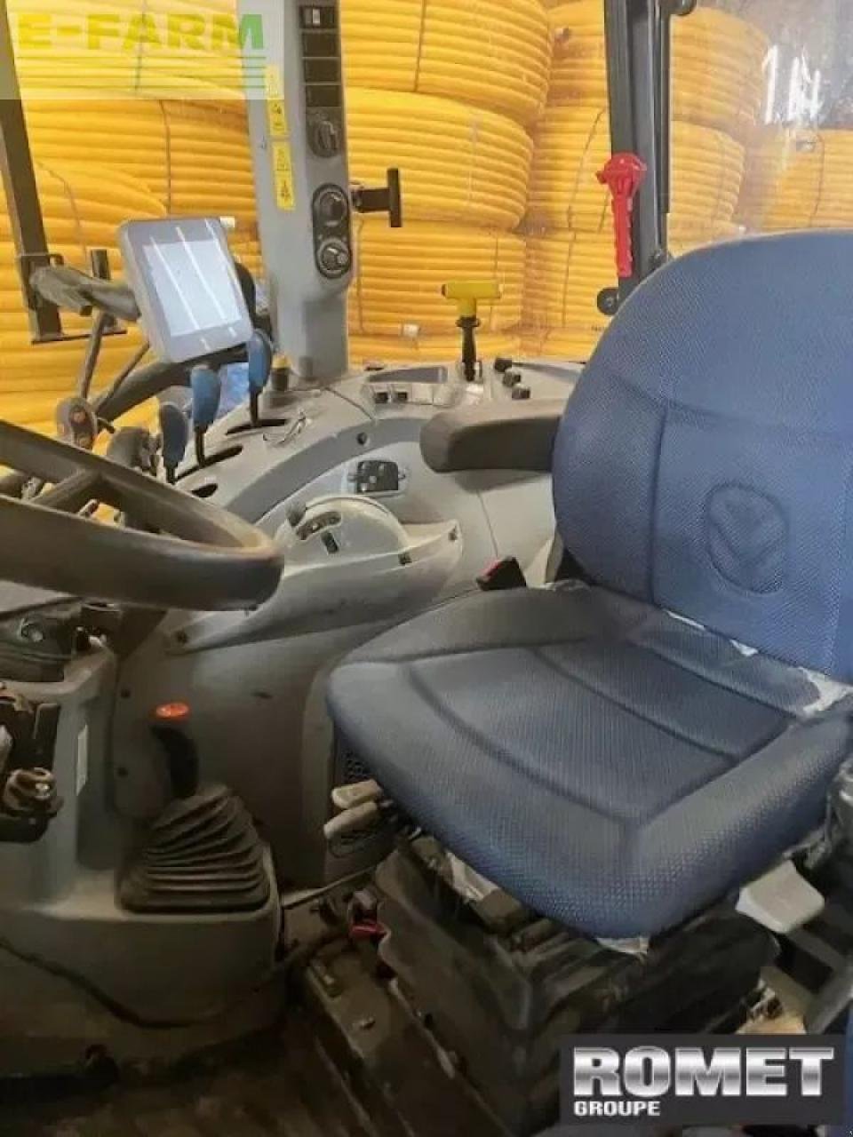 Traktor от тип New Holland t5.105, Gebrauchtmaschine в GENNES-SUR-GLAIZE (Снимка 3)