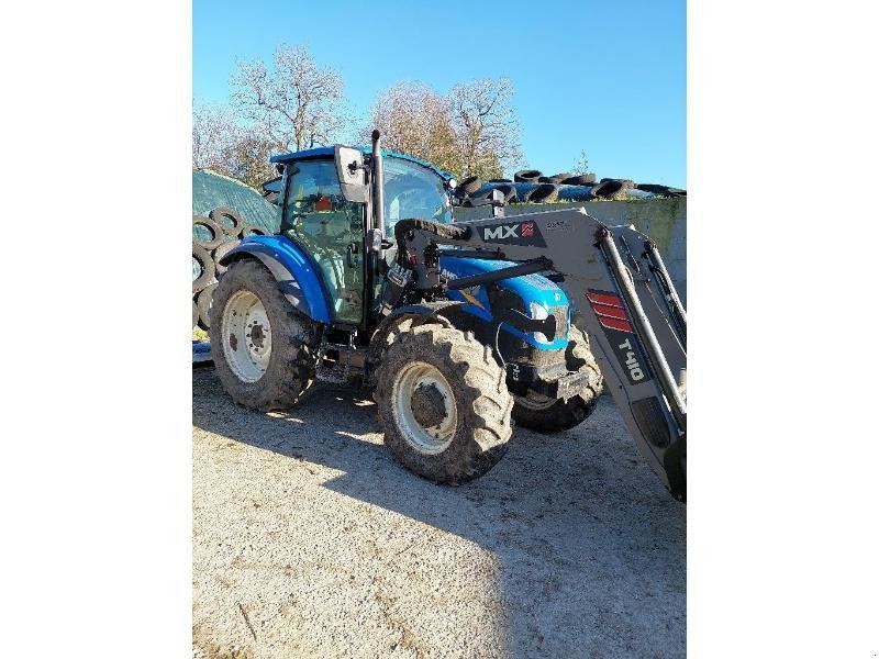 Traktor of the type New Holland T5105DC, Gebrauchtmaschine in PONTIVY (Picture 1)
